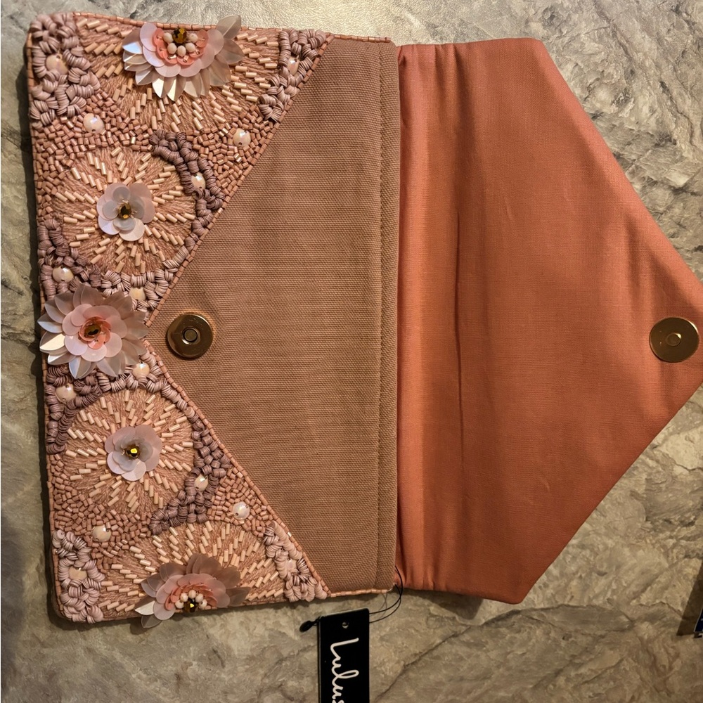 Lulu's Blush Pink Floral Clutch - Picture 6 of 8